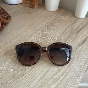 Oversized chunky tortoise sunglasses